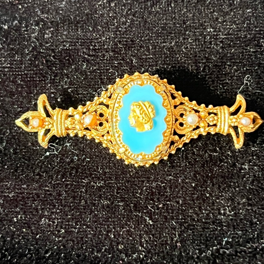 Vintage Florenza Gold and Blue Cameo Brooch